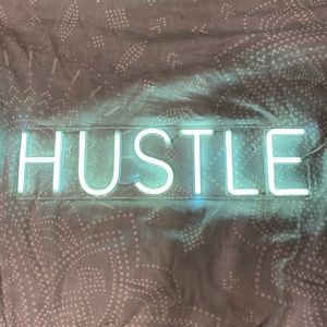 Neon Sign LED “HUSTLE”